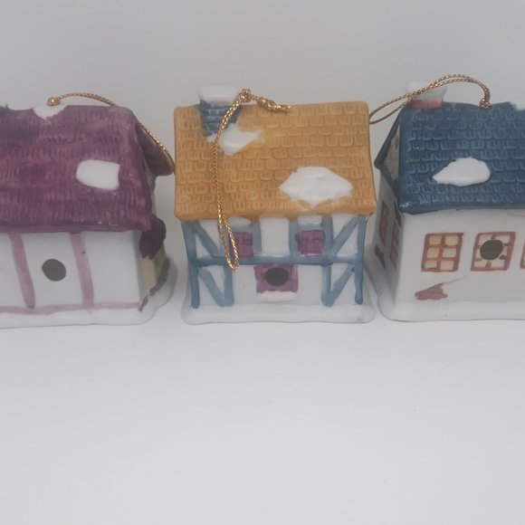 VINTAGE 1991 READERS DIGEST The Queens Inn Baker Grocer ORNAMENT BELLS Christmas - Picture 2 of 5